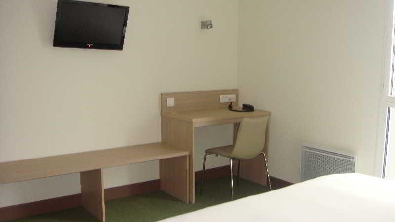 The Originals Access, Hotel Cholet Gare Экстерьер фото
